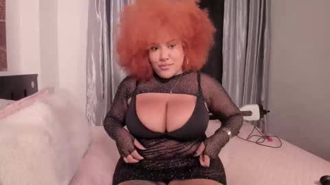 Snapshot of moradaniels chatting on 11.20.25 online show from 11.20.25