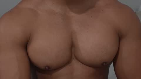 Snapshot of moreno1muscular chatting on 11.16.25 moreno1muscular online show from 11.16.25