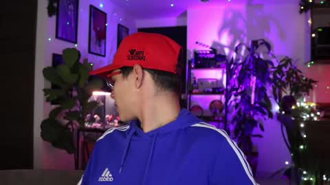   online show from 03.04.25