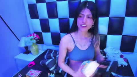 morganasmit_ online show from 04.11.26