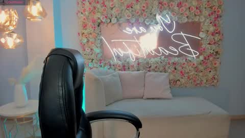 Snapshot of morganhicks chatting on 02.11.26 Morgan Hicks online show from 02.11.26