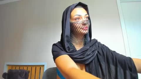 Snapshot of moroccan_diamond_ chatting on 07.04.26 Medina online show from 07.04.26