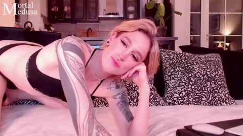 Snapshot of mortalmedusa chatting on 11.21.25 Medusa the Snake Goddess online show from 11.21.25