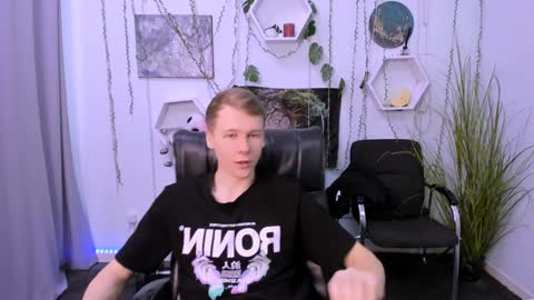 Snapshot of mory_arti chatting on 12.16.24 Welcome here online show from 12.16.24