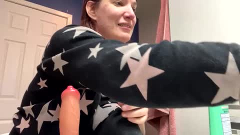 Snapshot of mossy_mommy chatting on 02.13.25 Mossy Mommy online show from 02.13.25