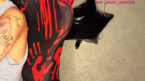 Snapshot of moto_ponchik chatting on 02.12.26 Kris online show from 02.12.26