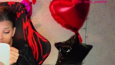 Snapshot of moto_ponchik chatting on 02.21.26 Kris online show from 02.21.26