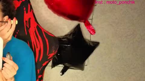 Snapshot of moto_ponchik chatting on 02.26.26 Kris online show from 02.26.26