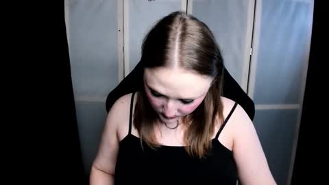 Snapshot of motorkate chatting on 11.12.25 motorkate online show from 11.12.25