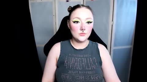 Snapshot of motorkate chatting on 11.18.25 motorkate online show from 11.18.25