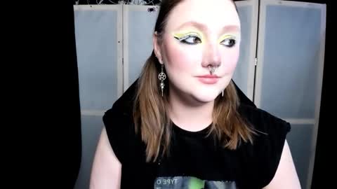 Snapshot of motorkate chatting on 11.20.25 motorkate online show from 11.20.25