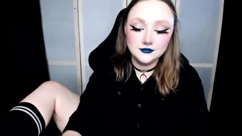 Snapshot of motorkate chatting on 12.04.25 motorkate online show from 12.04.25