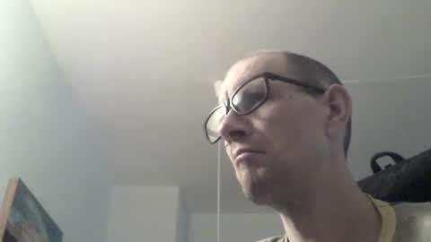 Snapshot of moviem1978 chatting on 12.17.24 Frederik online show from 12.17.24