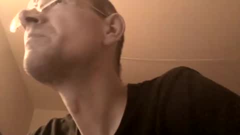 Snapshot of moviem1978 chatting on 01.05.25 Frederik online show from 01.05.25