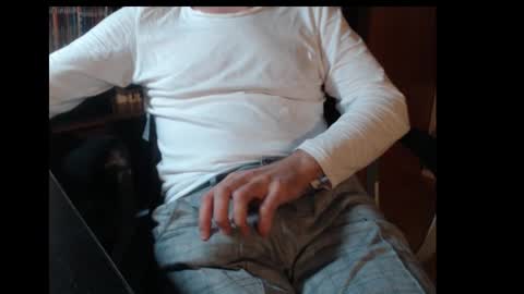 Snapshot of mpmimp chatting on 10.18.25 mpmimp online show from 10.18.25