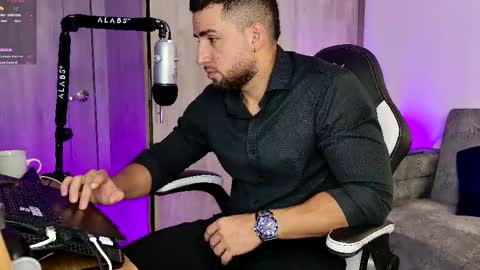 Snapshot of mr_david_cox chatting on 02.16.25 David online show from 02.16.25