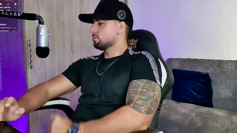 Snapshot of mr_david_cox chatting on 02.22.25 David online show from 02.22.25