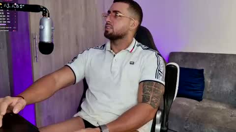 Snapshot of mr_david_cox chatting on 02.26.25 David online show from 02.26.25