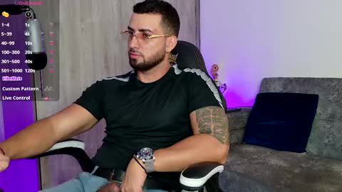 Snapshot of mr_david_cox chatting on 03.07.25 David online show from 03.07.25