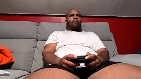 Snapshot of mr_irvin chatting on 10.25.25 mr_irvin online show from 10.25.25