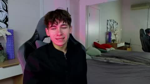 Snapshot of mr_lucky_guy chatting on 02.11.25 Kris online show from 02.11.25