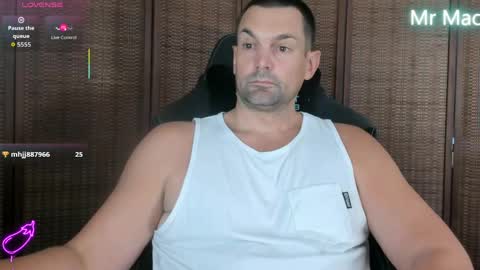 Snapshot of mr_mac69 chatting on 05.12.26 Cam online show from 05.12.26