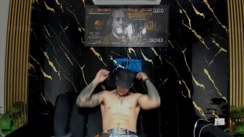 Snapshot of mr_maximo chatting on 02.17.26 mr_maximo online show from 02.17.26