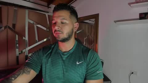 MIKEE online show from 01.10.25
