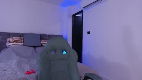 MIKEE online show from 11.21.25