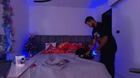 MIKEE online show from 12.19.25