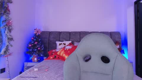 MIKEE online show from 12.20.25