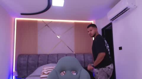 MIKEE online show from 02.18.26