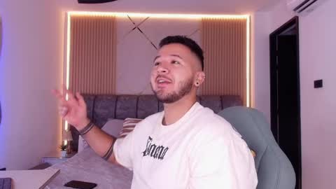 MIKEE online show from 04.18.26