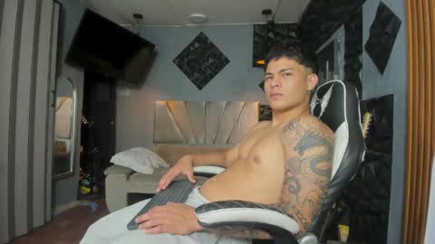 mr_mois online show from 04.18.26