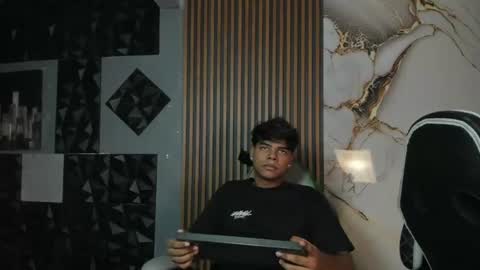 Snapshot of mr_mois chatting on 07.19.26 mr_mois online show from 07.19.26