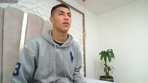 Snapshot of mr_porn_9 chatting on 04.05.26 Mr Porn online show from 04.05.26