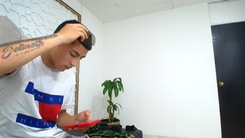 Snapshot of mr_porn_9 chatting on 04.09.26 Mr Porn online show from 04.09.26