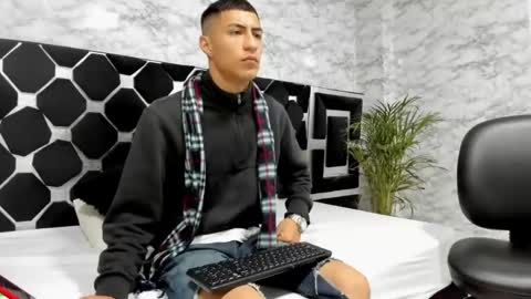 Snapshot of mr_porn_9 chatting on 04.14.26 Mr Porn online show from 04.14.26