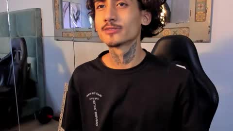 Snapshot of mr_strike chatting on 10.31.25 MR online show from 10.31.25