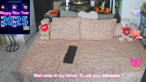 Snapshot of mrandmrsswetness84 chatting on 02.03.25 MrAndMrsSwetness84 online show from 02.03.25