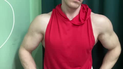 Snapshot of mrbiceps_23 chatting on 12.10.24 Mrbiceps23 online show from 12.10.24