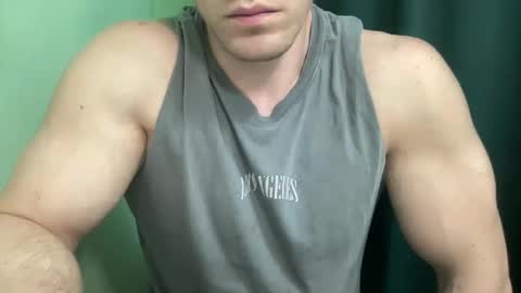 Snapshot of mrbiceps_23 chatting on 12.10.24 Mrbiceps23 online show from 12.10.24