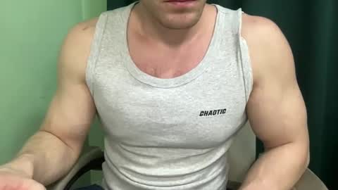 Snapshot of mrbiceps_23 chatting on 12.11.24 Mrbiceps23 online show from 12.11.24