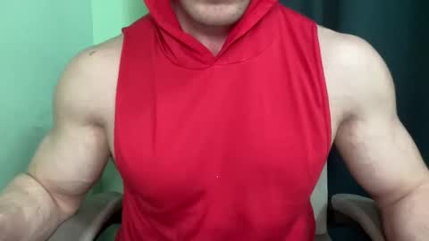 Snapshot of mrbiceps_23 chatting on 12.17.24 Mrbiceps23 online show from 12.17.24