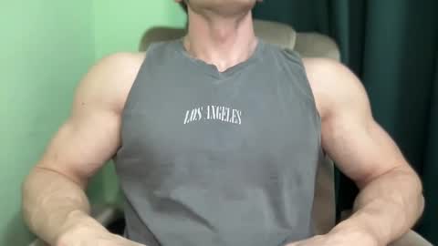 Snapshot of mrbiceps_23 chatting on 12.20.24 Mrbiceps23 online show from 12.20.24