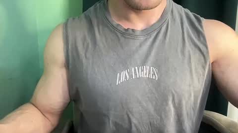 Snapshot of mrbiceps_23 chatting on 12.24.24 Mrbiceps23 online show from 12.24.24