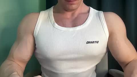 Snapshot of mrbiceps_23 chatting on 12.27.24 Mrbiceps23 online show from 12.27.24