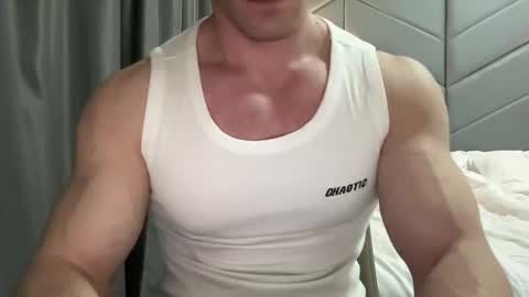 Snapshot of mrbiceps_23 chatting on 01.08.25 Mrbiceps23 online show from 01.08.25