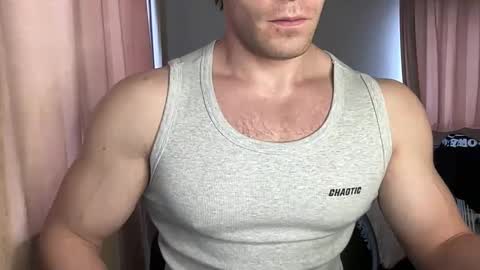 Snapshot of mrbiceps_23 chatting on 01.18.25 Mrbiceps23 online show from 01.18.25