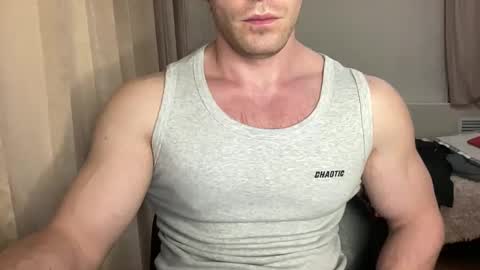 Snapshot of mrbiceps_23 chatting on 01.18.25 Mrbiceps23 online show from 01.18.25